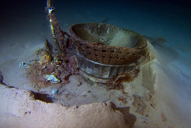 apollo-11-f-1-rockets-recovered-7 (1)