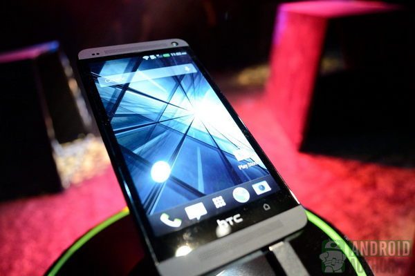 htc-one-leftaa1