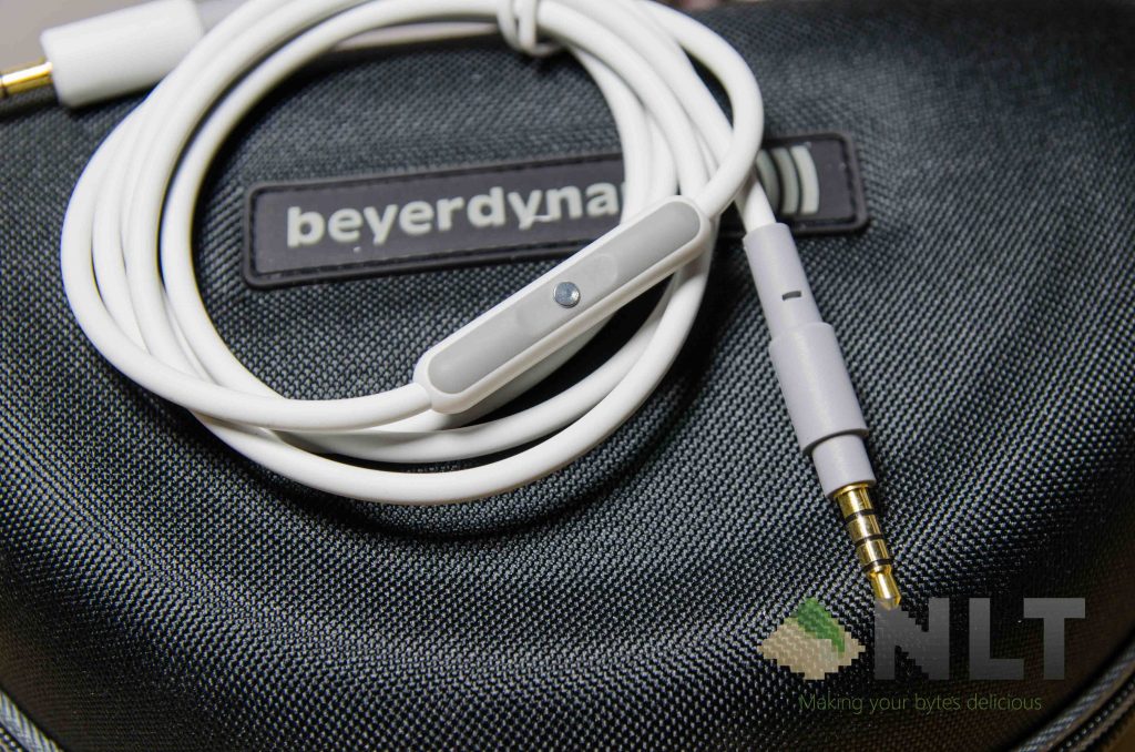 Yeah, there's an in-line button and microphone too