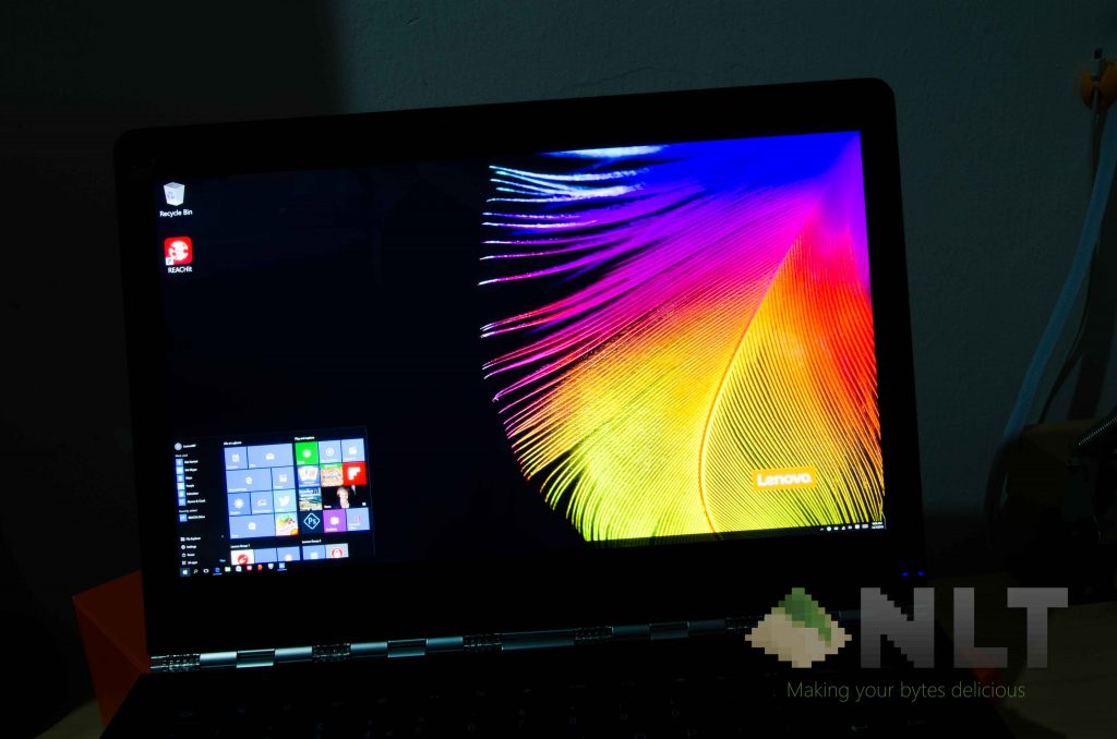 The Yoga 900 under 100% display. No zooming/scaling. It's just insane.