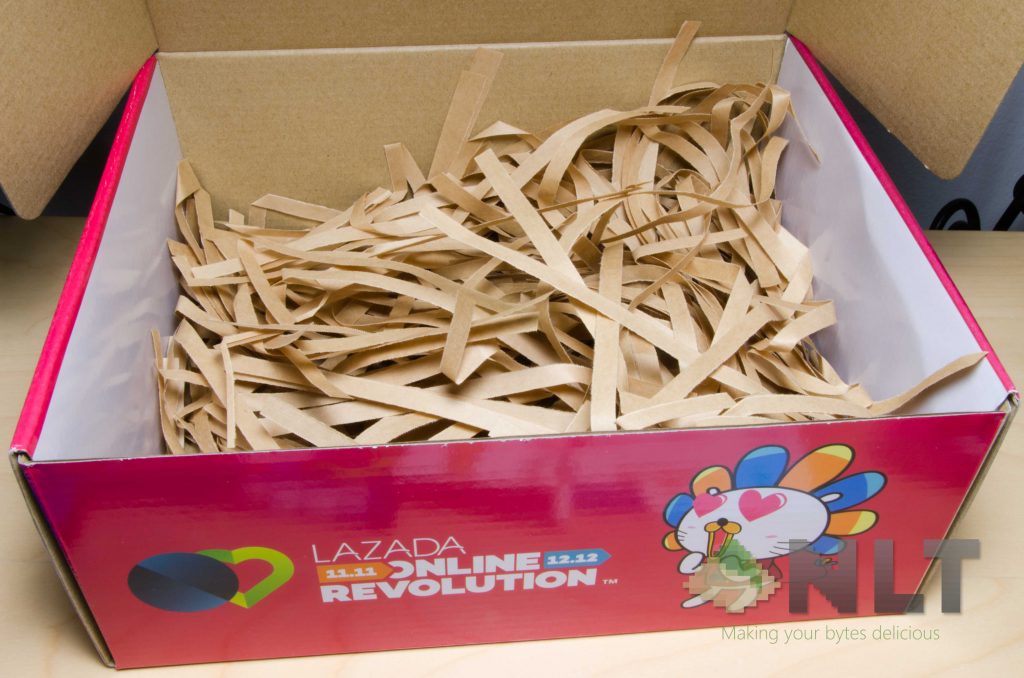 Irregardless if the items inside are light or heavy, sturdy or fragile - Lazada's Box Of Joy has these shock dampener materials to ensure all items arrive without any damage!