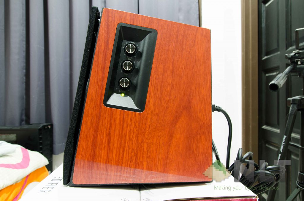 Edifier R1700BT