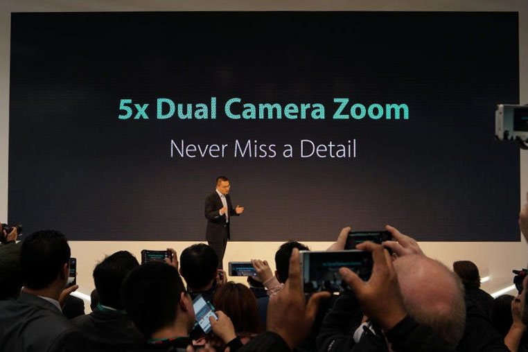 MWC2017 OPPO 5x Dual-Camera Zoom