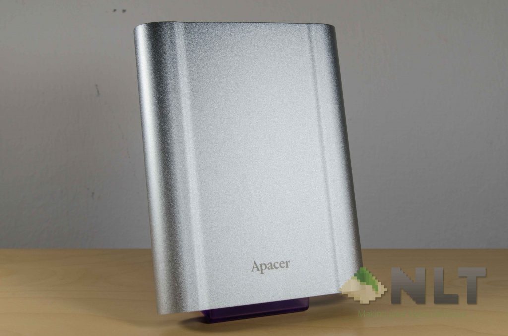 Apacer AC730 pose