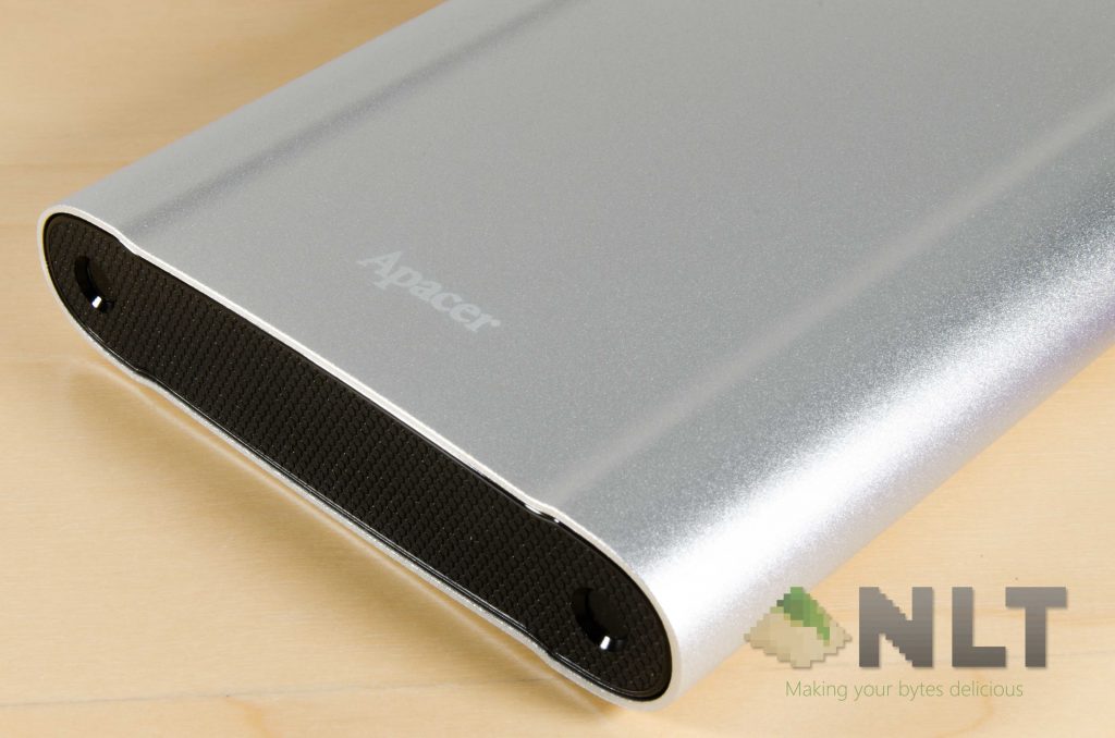 Apacer AC730 pose