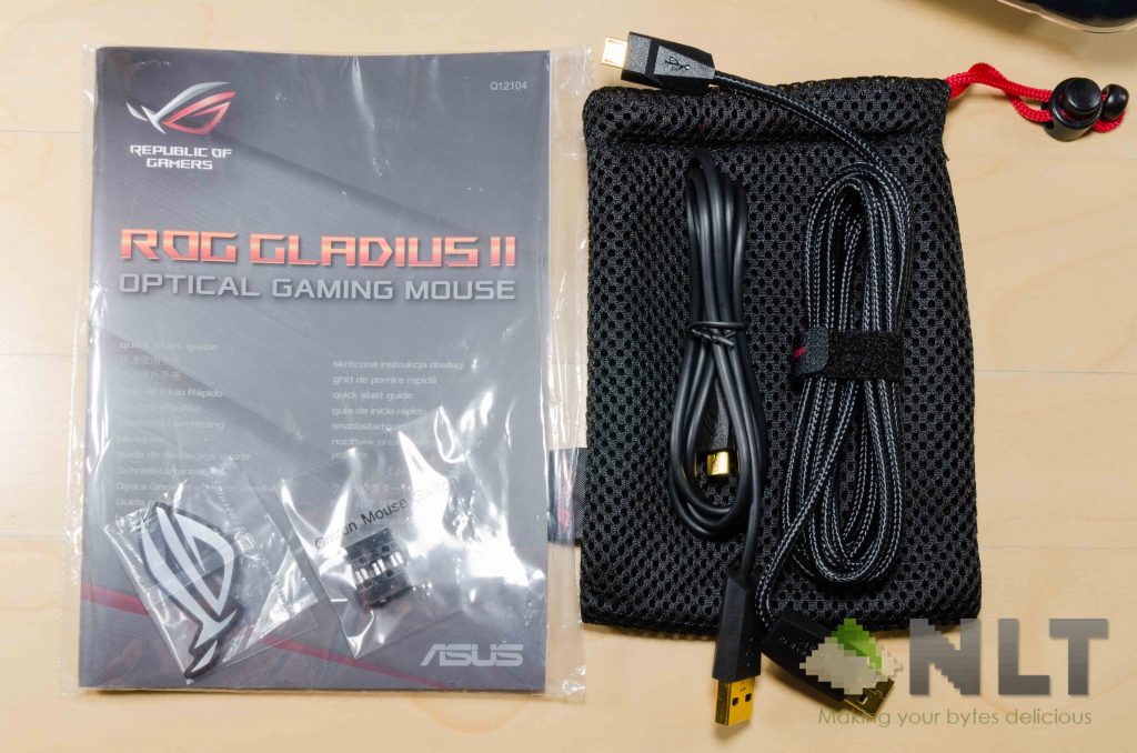 ASUS ROG Gladius II USB cable and pouch