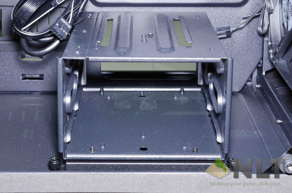 BitFenix Aurora HDD bay