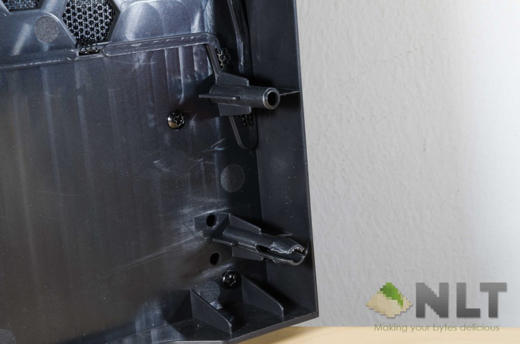BitFenix Aurora plastic bezel pegs