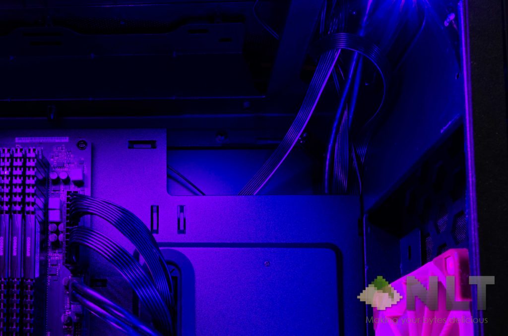 BitFenix Aurora top right corner