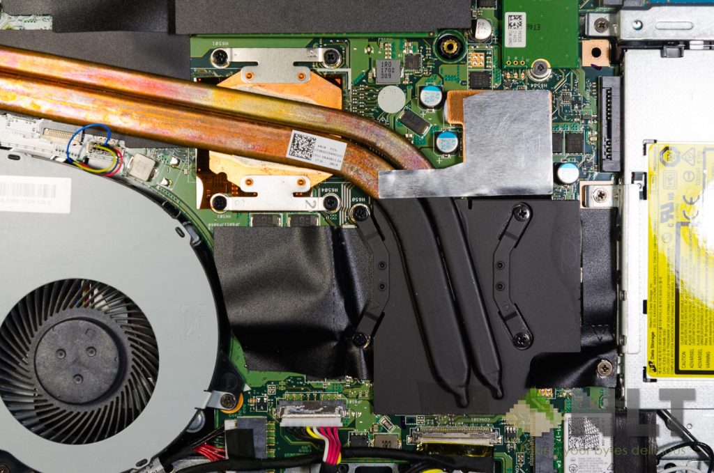 Reapply Thermal Paste & Undervolt CPU For Gaming Laptops (2)