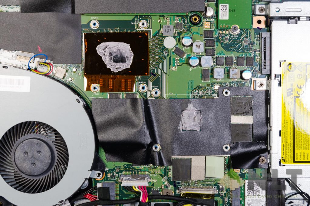 Reapply Thermal Paste & Undervolt CPU For Gaming Laptops