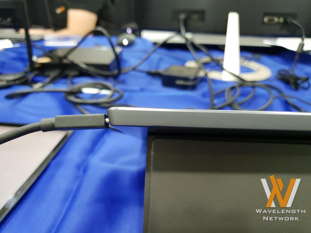 ASUS ZenScreen MB16A