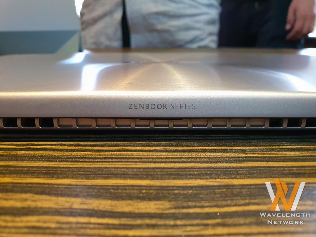 ASUS ZenBook 14 UX433