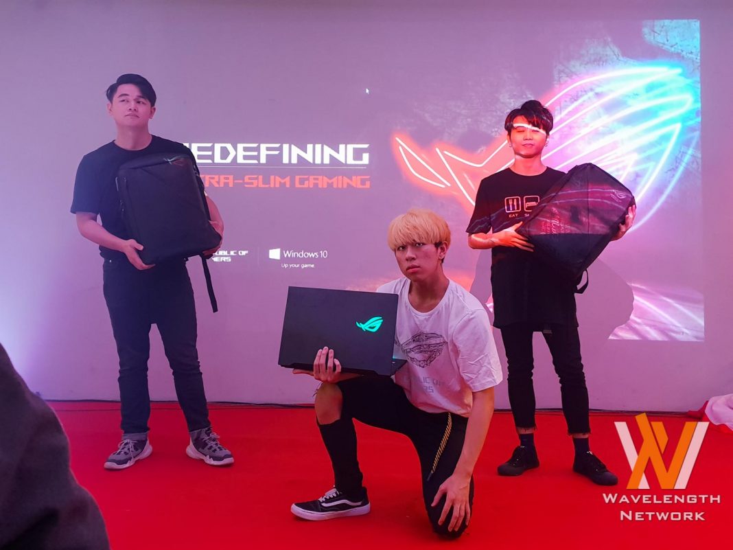 ASUS ROG Collection T-shirt & backpacks