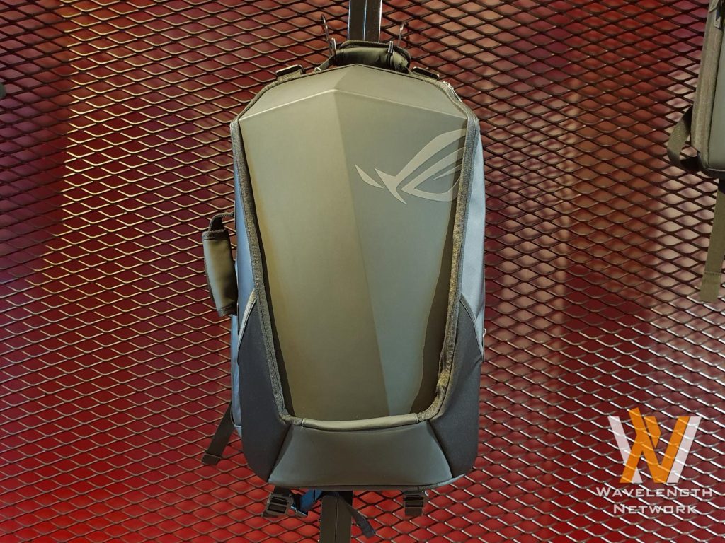 ASUS ROG Collection T-shirt & backpacks