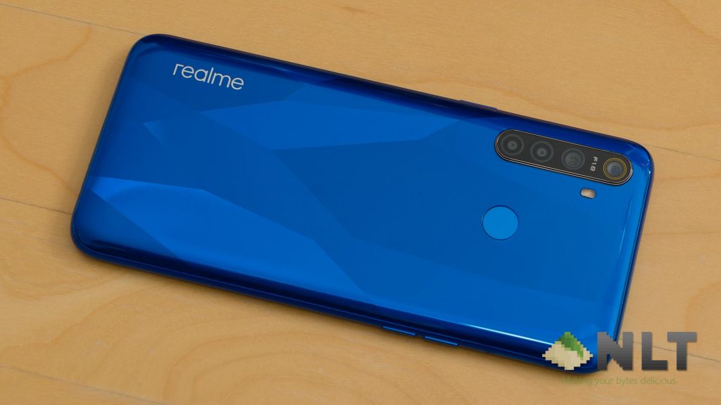 <em>realme</em> 5