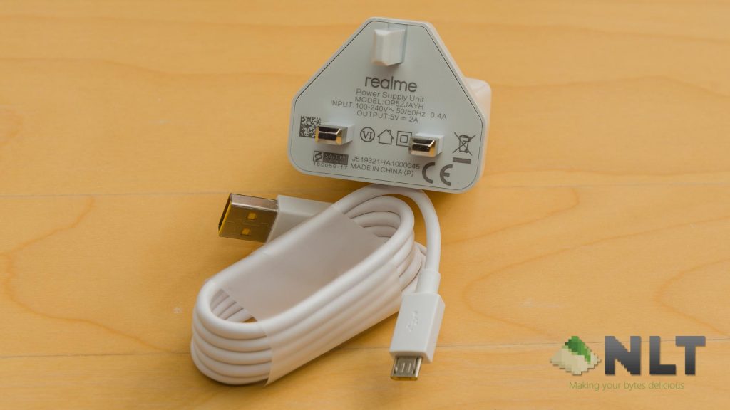 <em>realme</em> 5