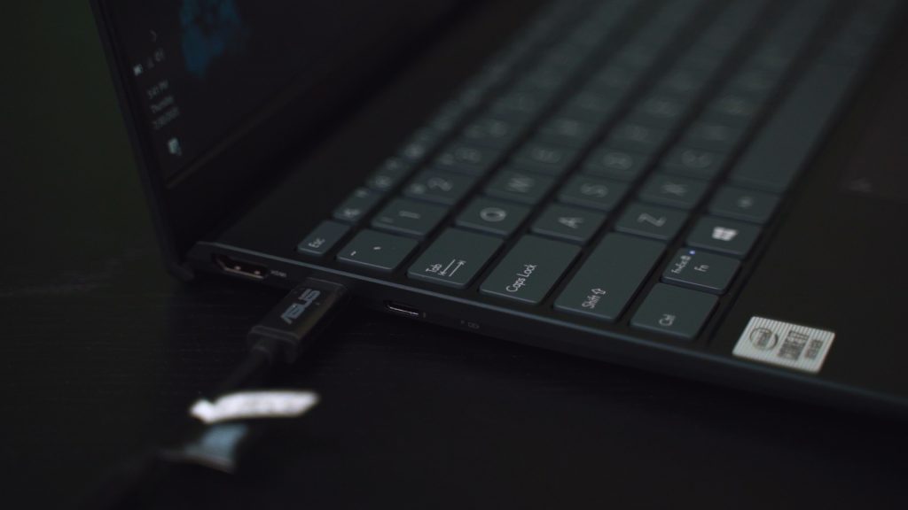 ASUS ZenBook 14 UX425