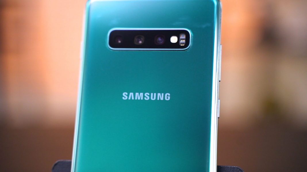 Samsung Galaxy S10+ Prism Green beauty 2
