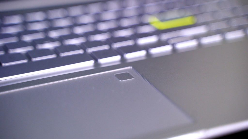ASUS VivoBook S15 S533EA