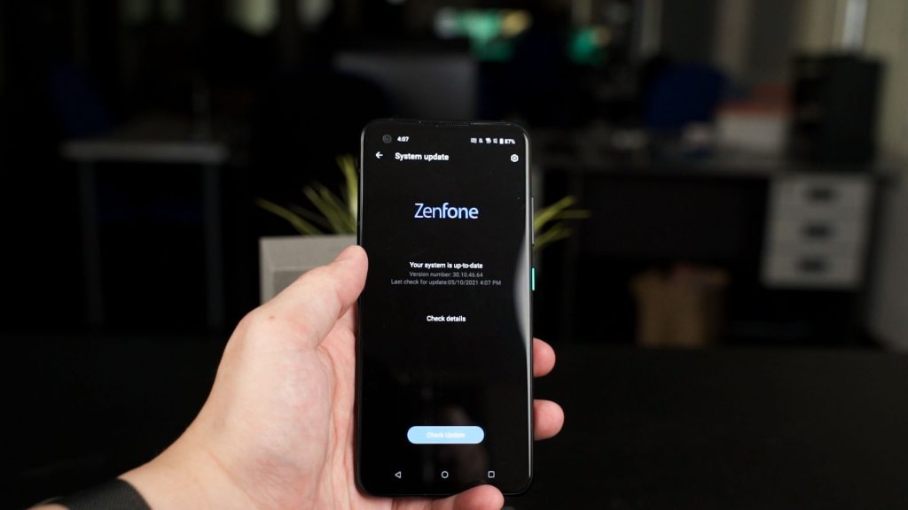 ASUS Zenfone 8