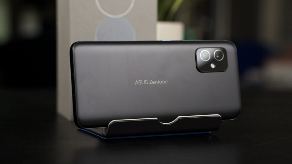 ASUS Zenfone 8
