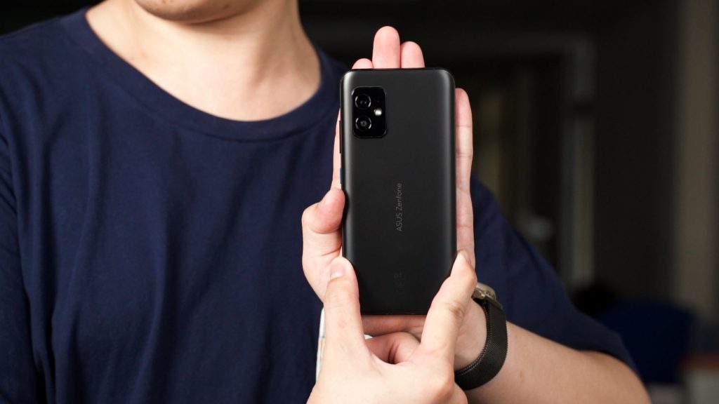 ASUS Zenfone 8