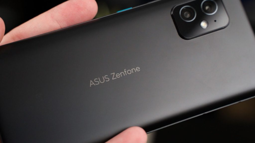 ASUS Zenfone 8