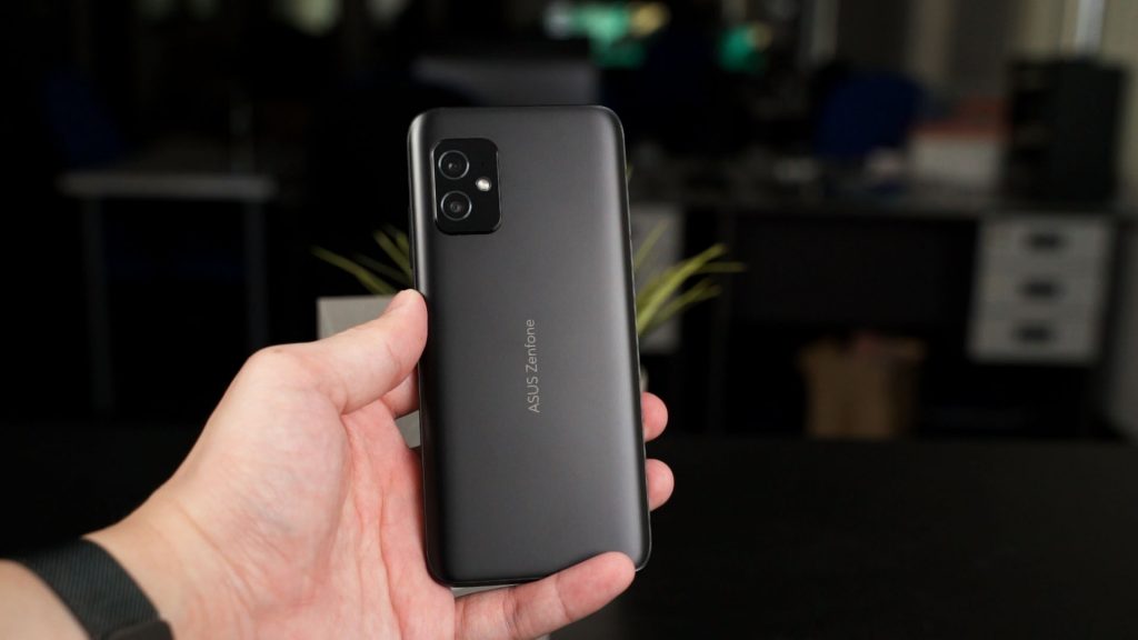 ASUS Zenfone 8