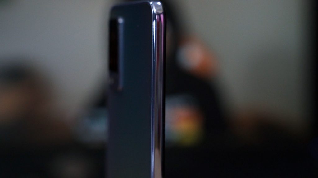 Vivo V21