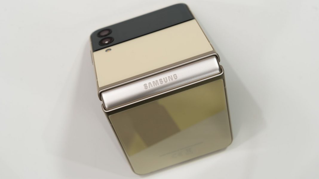 Samsung Galaxy Z Flip3