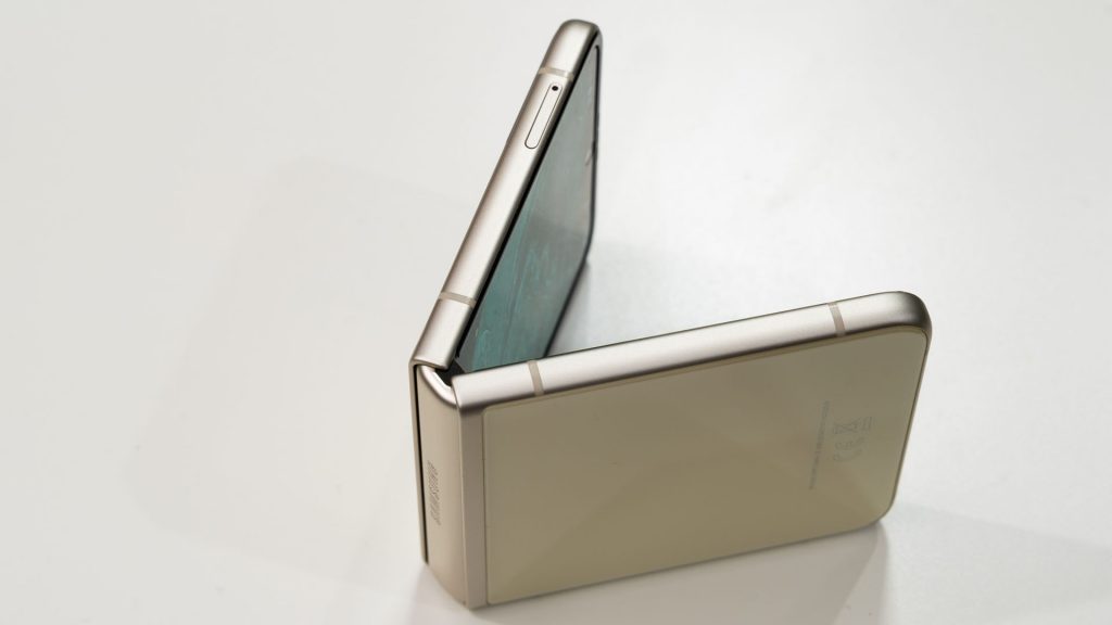 Samsung Galaxy Z Flip3