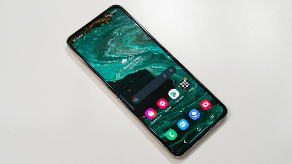 Samsung Galaxy Z Flip3