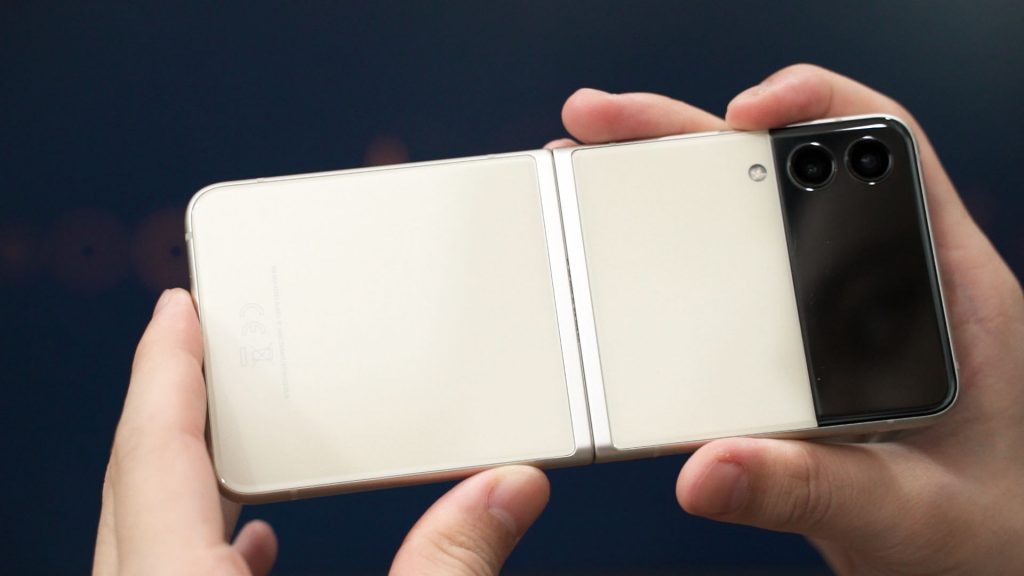 Samsung Galaxy Z Flip3