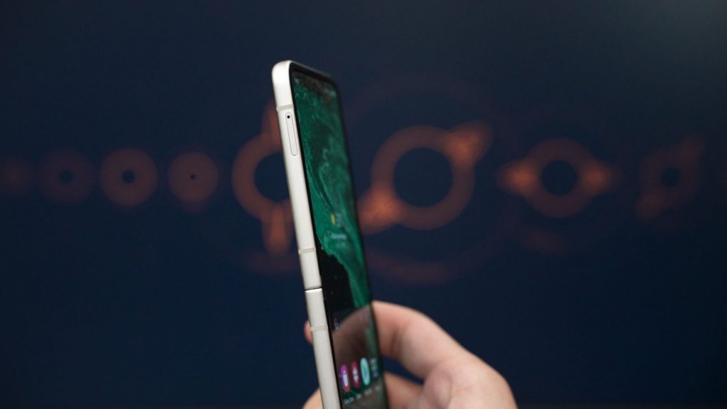 Samsung Galaxy Z Flip3
