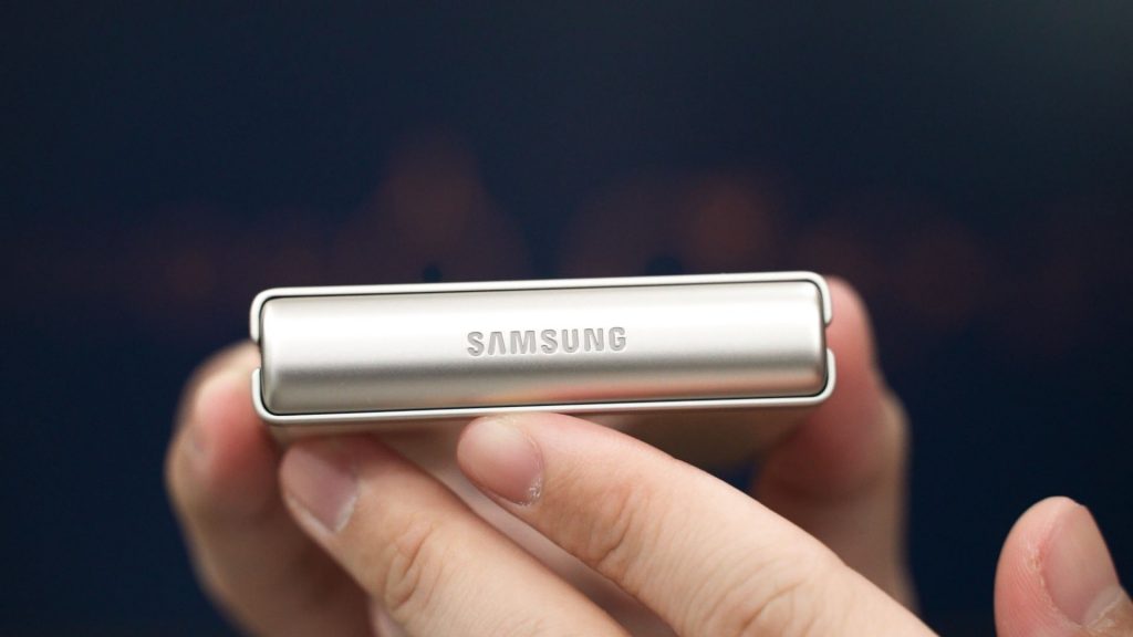 Samsung Galaxy Z Flip3