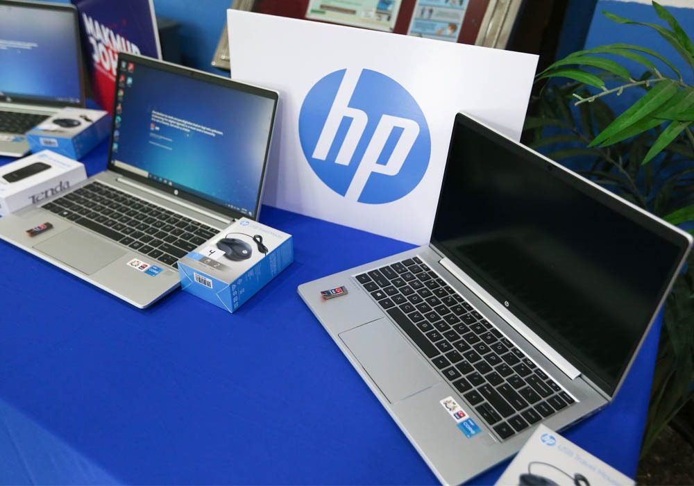 HP Malaysia Johor Laptop Donation 1