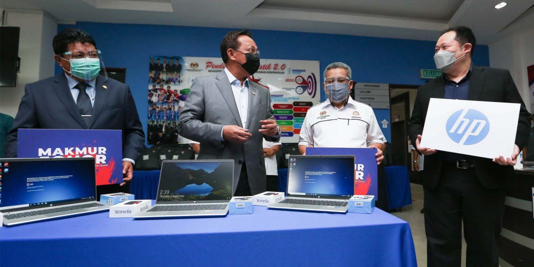HP Malaysia Johor Laptop Donation 2 HP Malaysia Johor Laptop Donation 2