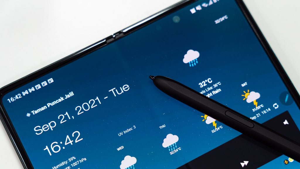 Samsung Galaxy Z Fold3 emulation