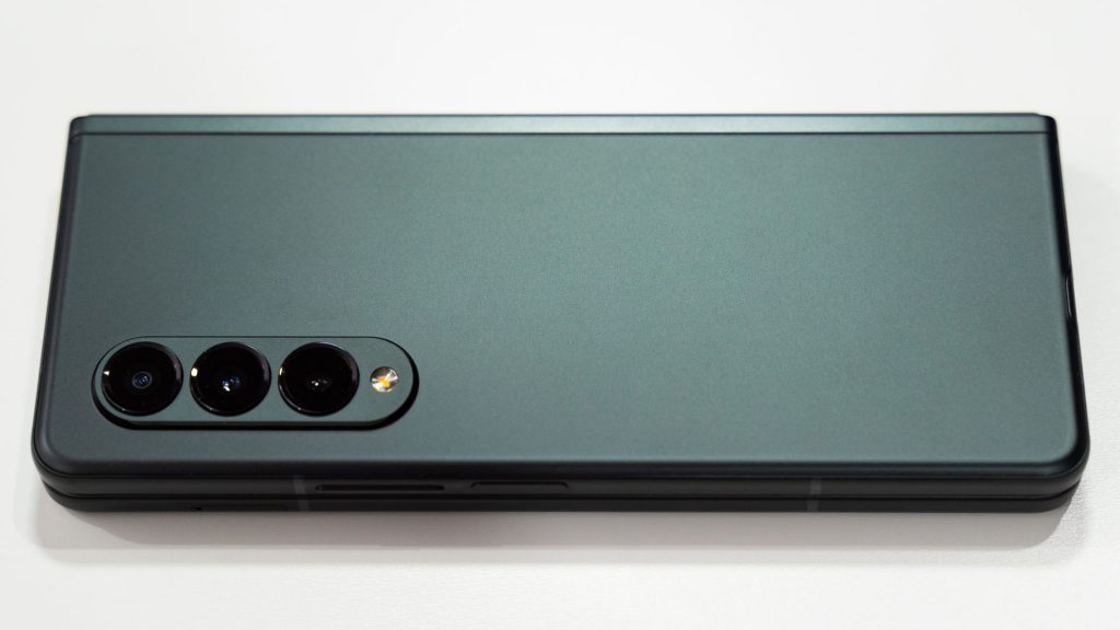 Samsung Galaxy Z Fold3 emulation