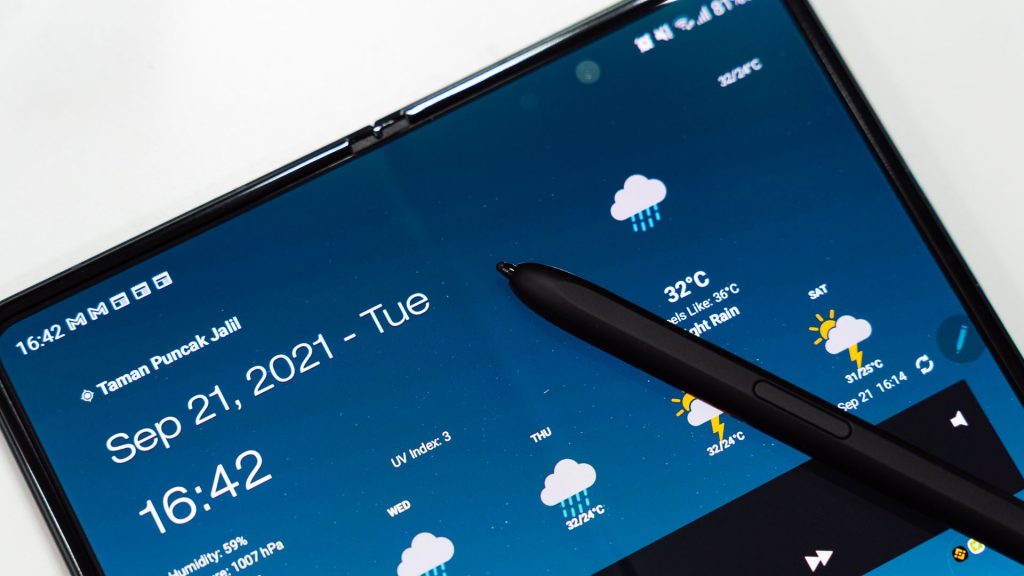 Samsung Galaxy Z Fold3 5G Flip Cover with Pen
