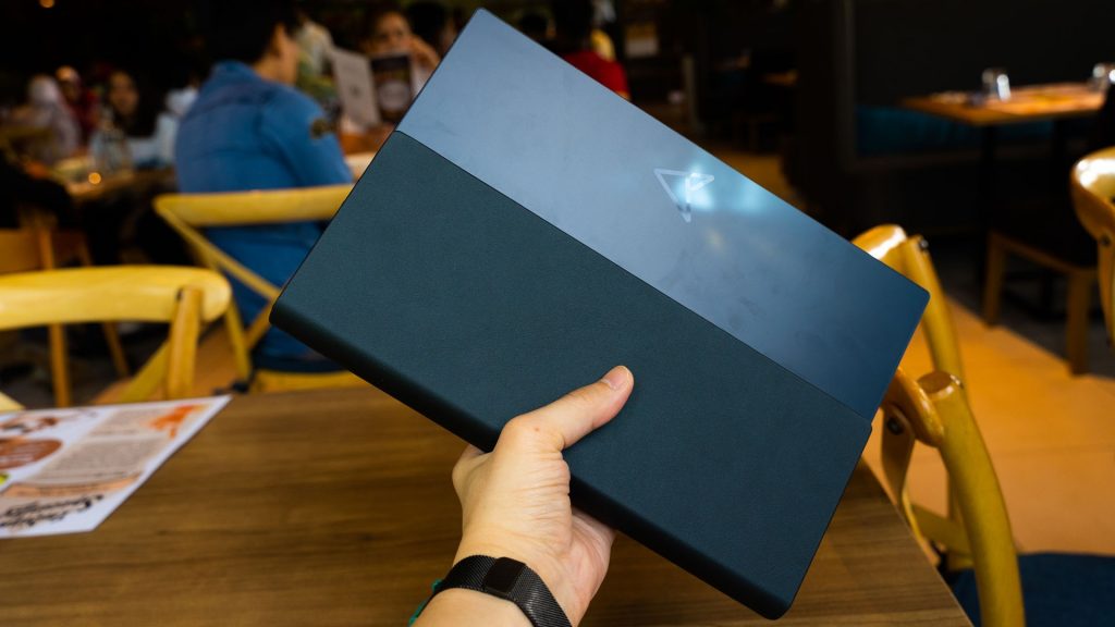 ASUS Zenbook 17 Fold OLED