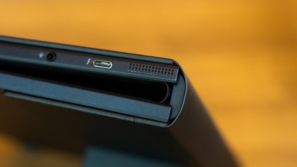 ASUS Zenbook 17 Fold OLED