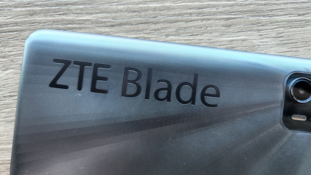 ZTE Blade V40 Vita launch