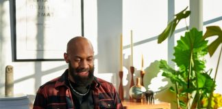 Microsoft Viva Sales featured