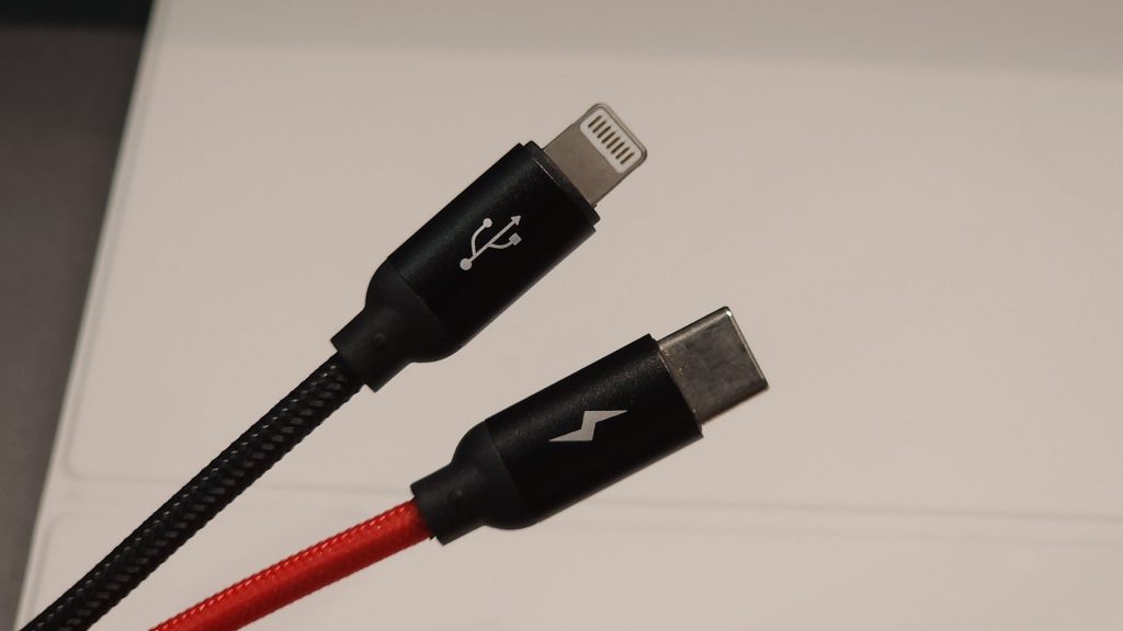 USB-C Lightning