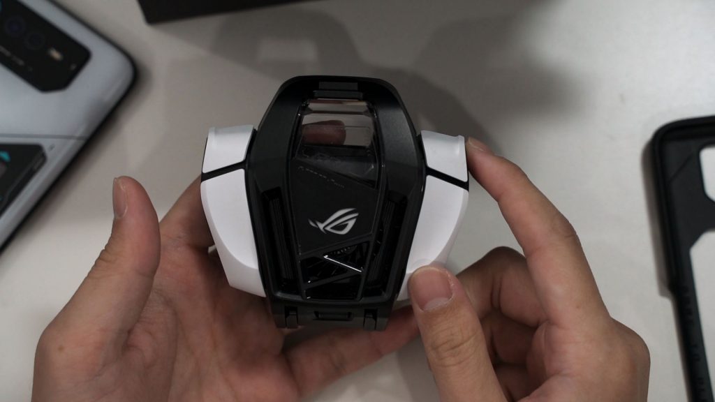 ROG Phone 6 AeroActive Cooler 6