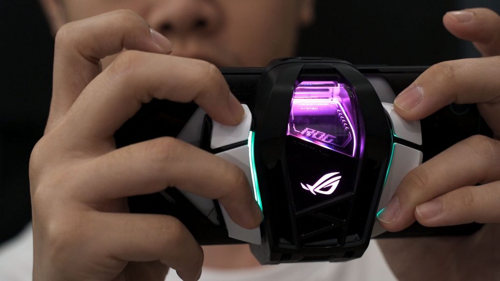 ROG Phone 6 AeroActive Cooler 6