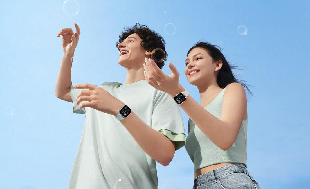 Amazfit GTS 4 Mini smartwatch featured