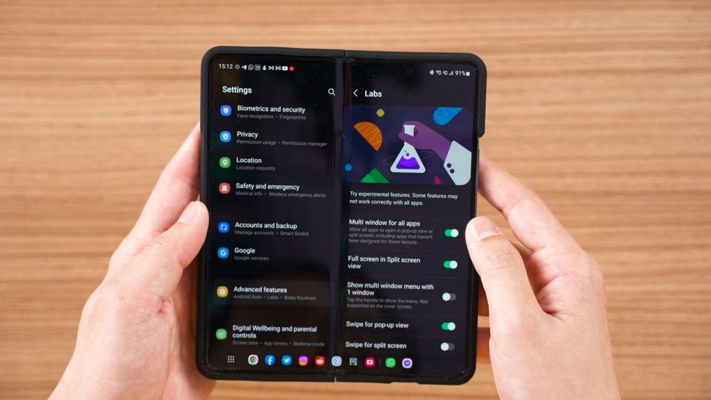 Samsung Galaxy Z Fold4 multitasking